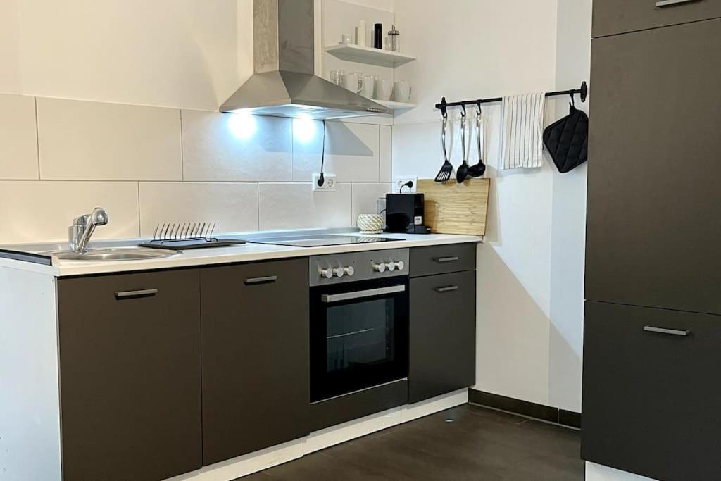Gemuetliche Wohnung In Ruhigem Wohngebiet 아샤펜부르크 외부 사진